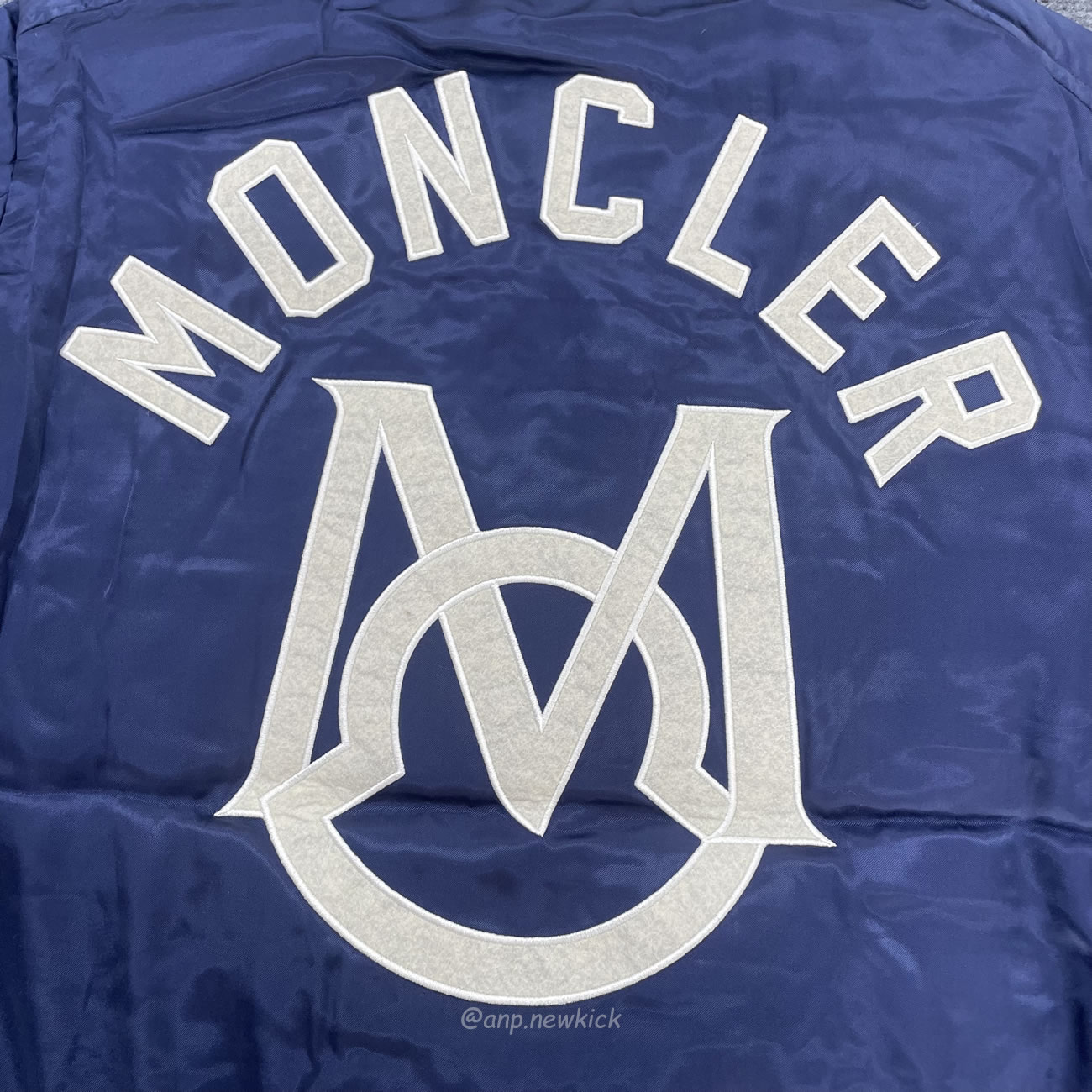 Moncler Dives Down Bomber Jacket (6) - newkick.vip